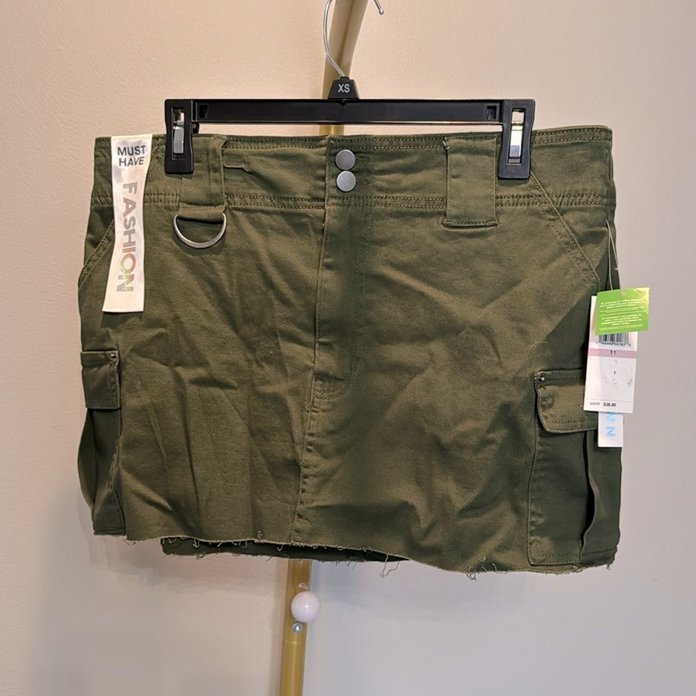 Tinseltown olive drab green cargo mini skirt NWT 11